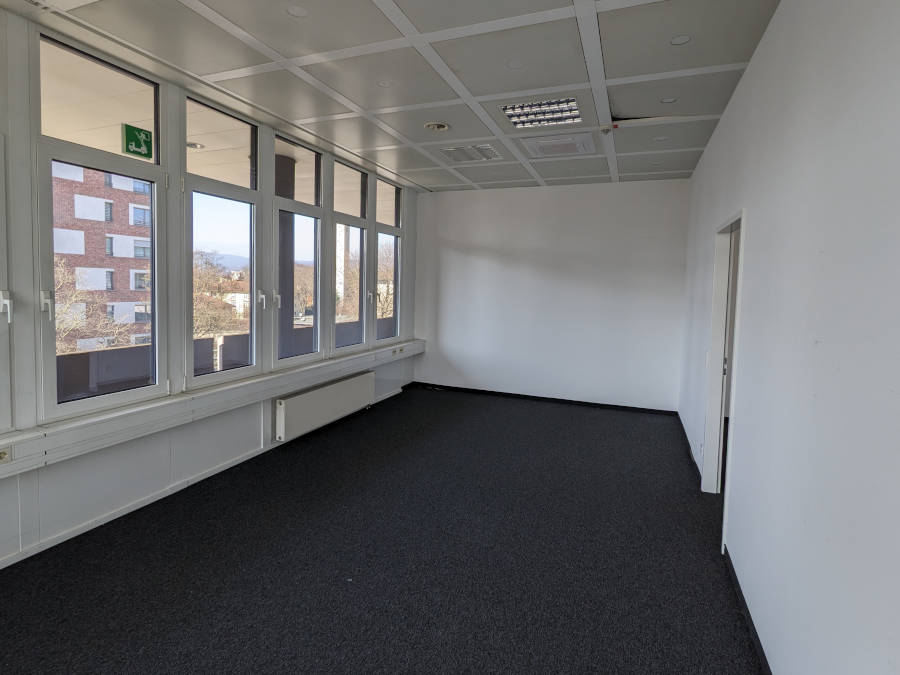 Büroauflösung in Mainz nachher: Ein leeres Büro ist zu sehen.