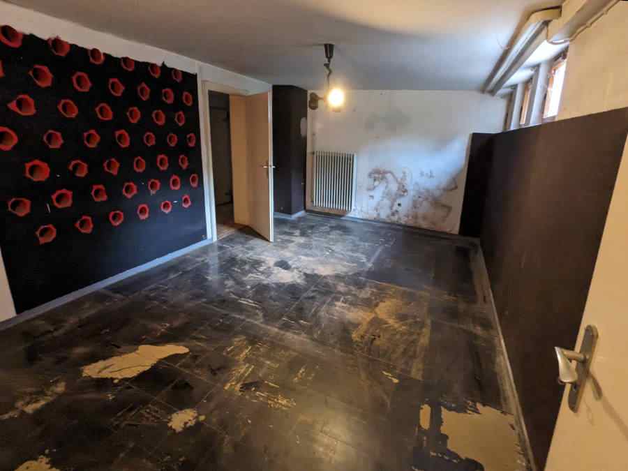 Entrümeplung in Bad Kreuznach nachher: Es ist leerer besenreiner Raum zu sehen.