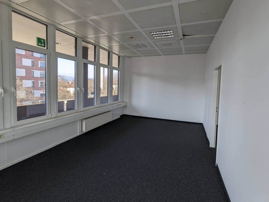 Betriebsauflösungen in Bad Kreuznach nachher: Es ist ein leeres Büro zu sehen.