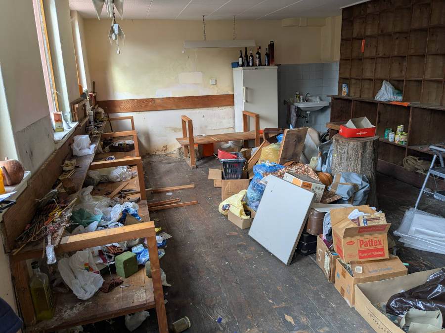 Betriebsauflösung in Bad Kreuznach vorher. Entrümpelungen vom Profi.