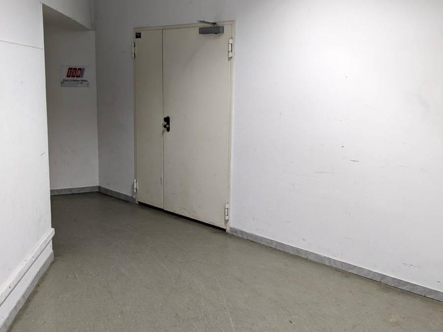 Betriebsauflösung in Rüsselsheim nachher: Es ist ein leeres Büro zu sehen.